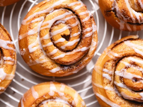 Roulés à la cannelle et cardamome (Kanelbullar)